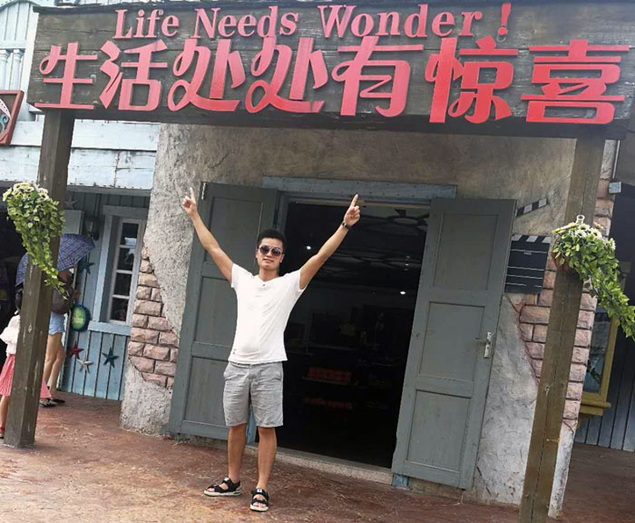 身为年轻一代的90后，但他看起来却比同龄人多了那份沉稳，他就是本次专访的新闻人物——湖南岳阳总代理秦志雄。