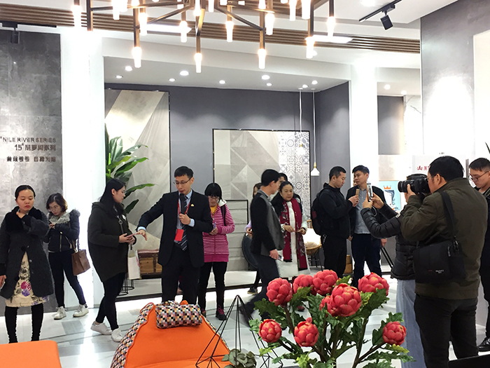 九洲国际官网-相信品牌力量2017年终总结暨赞美大会盛大召开