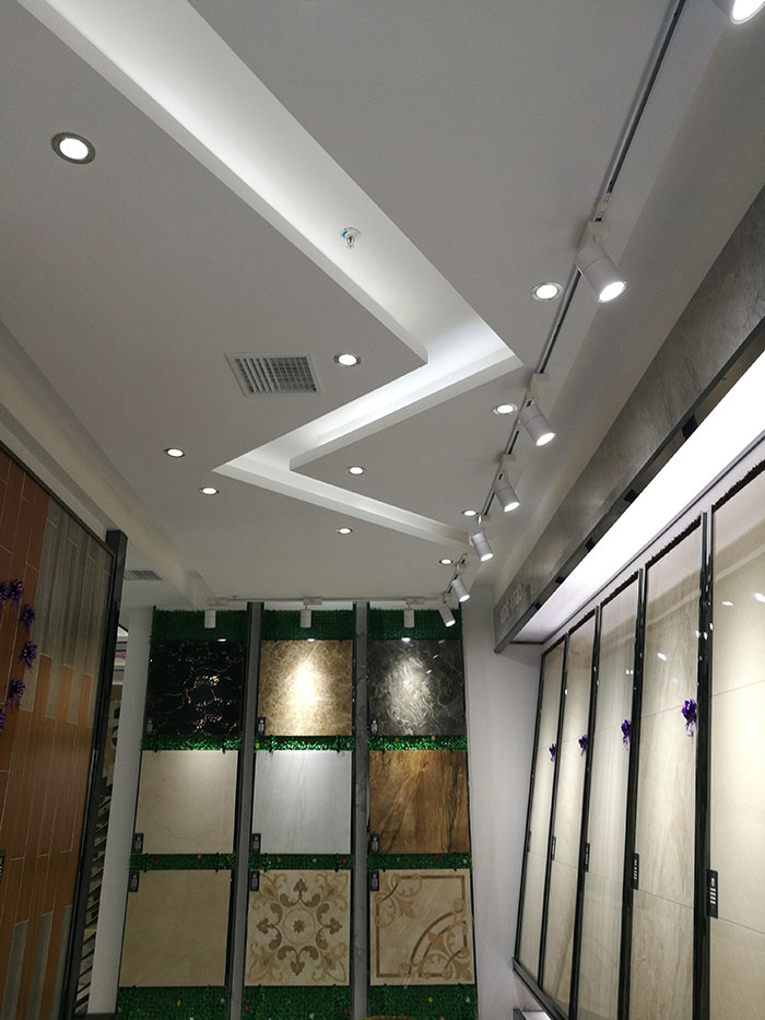 九洲国际官网-相信品牌力量张家界专卖店